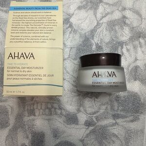 AHAVA  Essential Day Moisturizer -